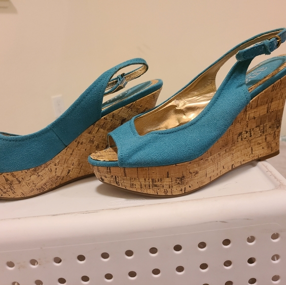 A.n.a. A New Approach Size 8.5 Platform Wedges - Picture 3 of 11